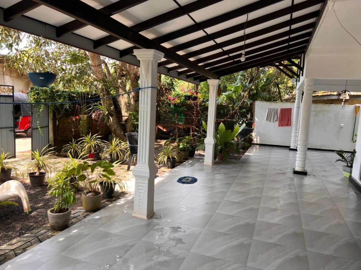 Jungle Reef Rest Hotel Mirissa Kültér fotó